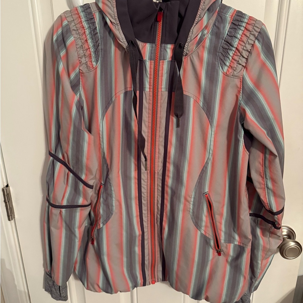 Lululemon Athletica Gray and Pink Ski Jacket with Hood and Zipper